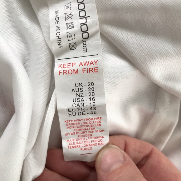 Boohoo beautiful floral dress. Perfect for most any occasion. EUC - Picture 12 of 13